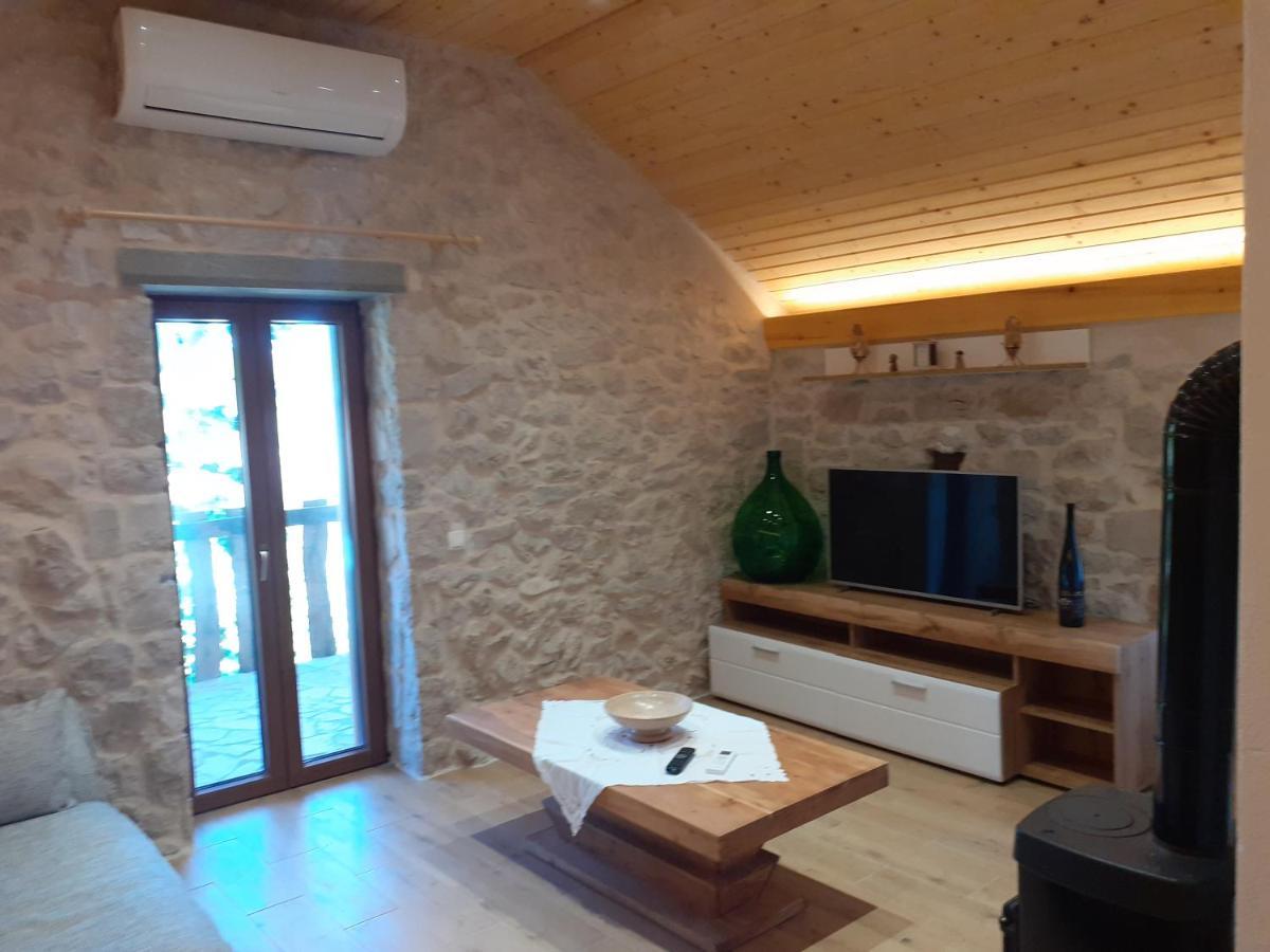 Lecevica Patakun Holiday Home For 5, With Heated Pool מראה חיצוני תמונה