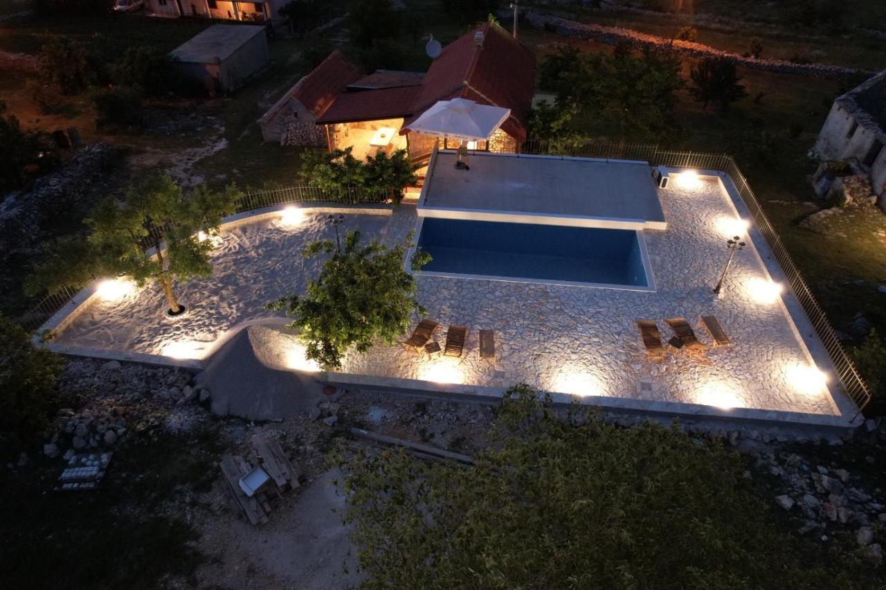 Lecevica Patakun Holiday Home For 5, With Heated Pool מראה חיצוני תמונה
