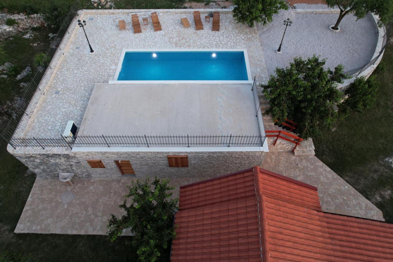 Lecevica Patakun Holiday Home For 5, With Heated Pool מראה חיצוני תמונה
